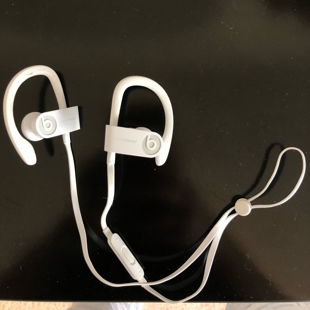 COPY - White Powerbeats3 Wireless